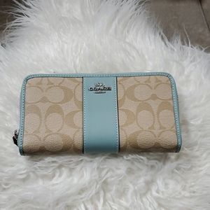 Coach blue/natural wallet